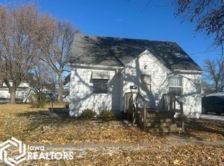 364 4th St SW, Britt, IA 50423
