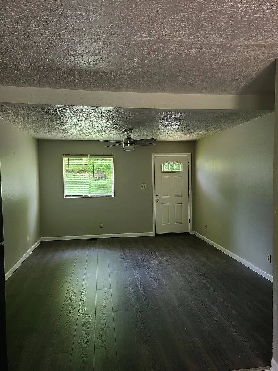 Building Photo - 103 Parrish St #C
