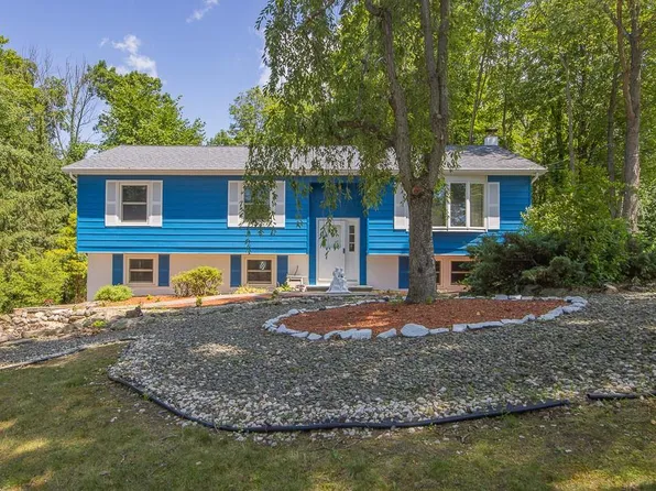 9 Robert Drive, Florida, NY 10921