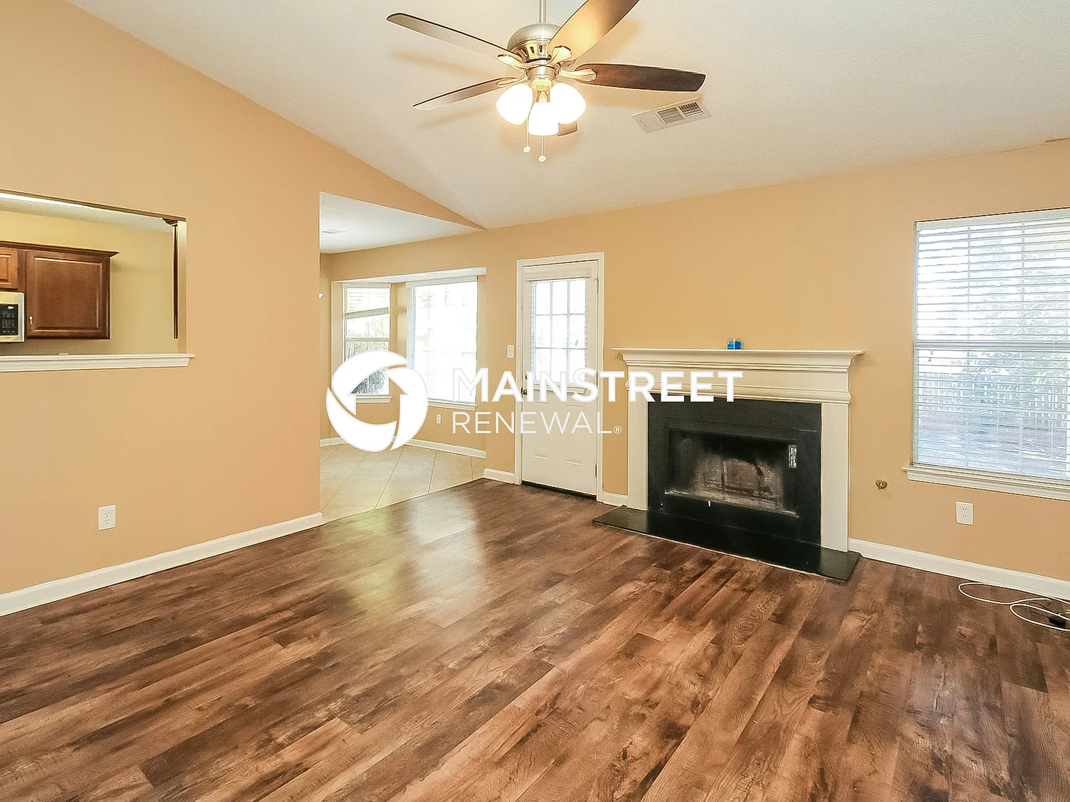 2070 Tudor Dr — Photo 3