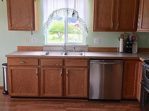 4th image of 39297 Highland Dr
