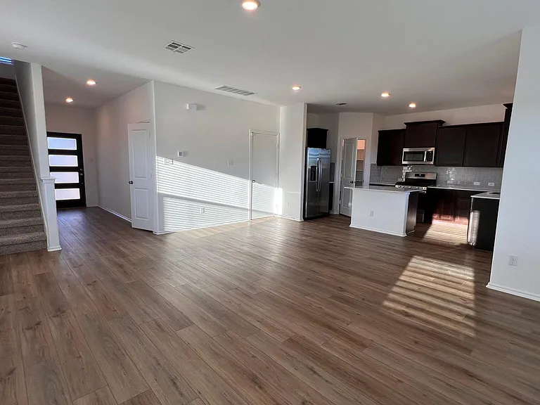 300 Milliner Loop — Photo 6