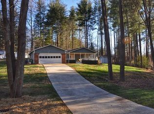 8 Jefferey Ln, Fletcher, NC 28732