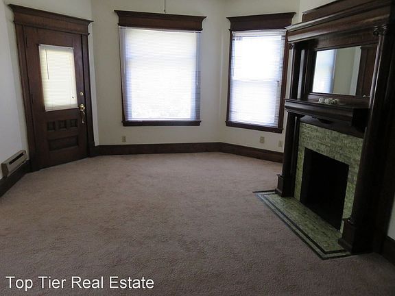 3rd image of 320 N Cascade Ave APT 3