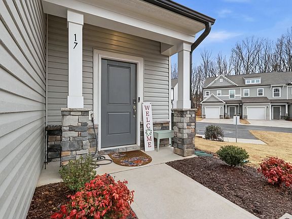 2nd image of 17 Saltford Ln