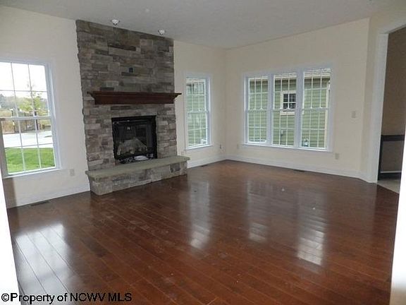 2nd image of 401 N Harwich Cir