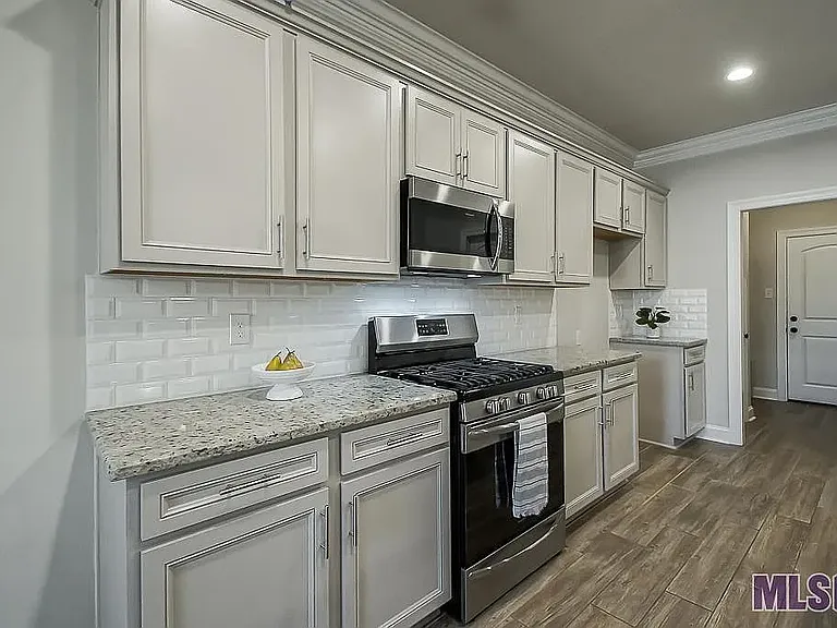 140 Lake Breeze Dr — Photo 6