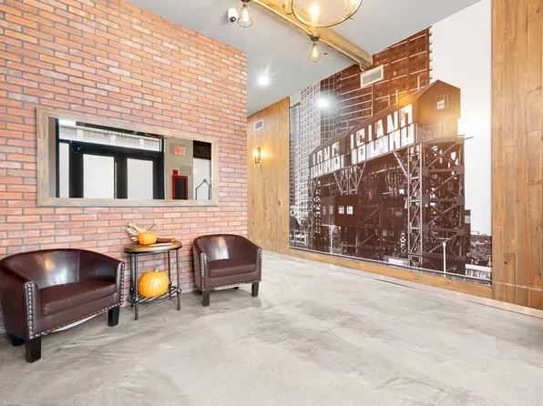 21-10 44th Drive image 14 of 15