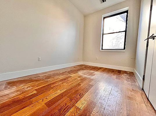 5th image of 736 Dekalb Ave #2G