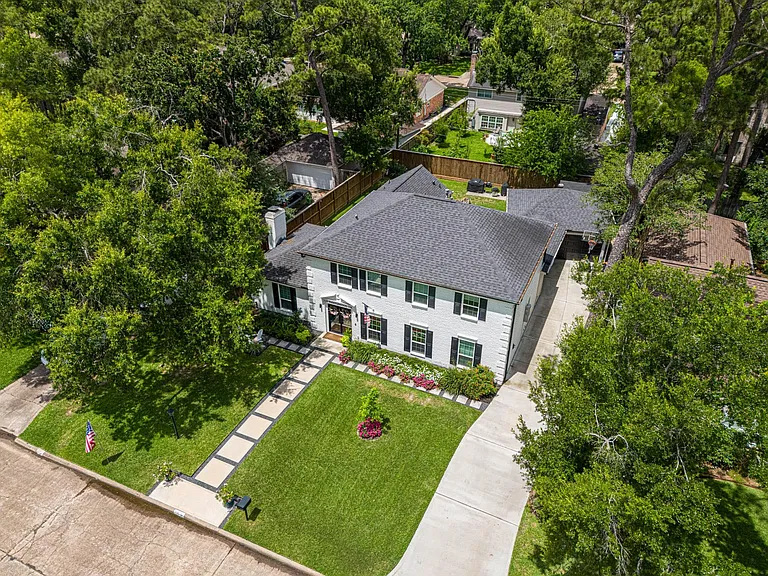 715 Thistlewood Dr — Photo 36