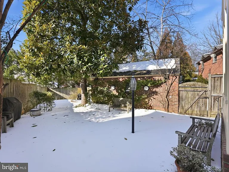 1812 N Hancock St — Photo 34
