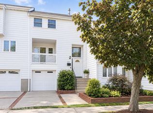 211 Dover Grn, Staten Island, NY 10312