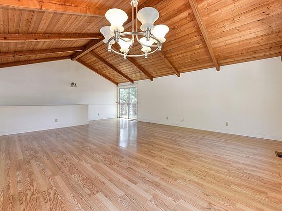5th image of 1324 Village Ln