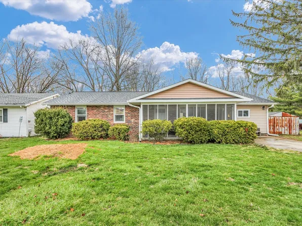 207 Hazel St, Sidney, IL 61877