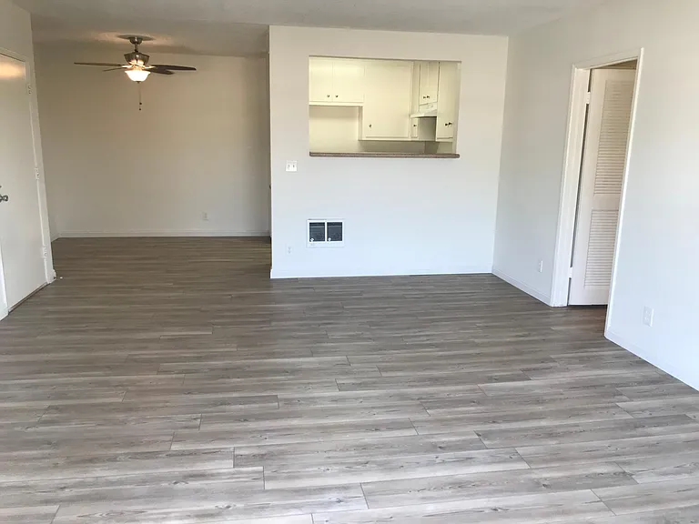Beachwood Village Apartments — Photo 32