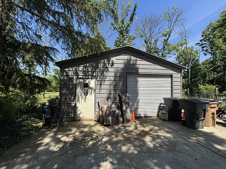 3048 Edgemont Dr — Photo 27