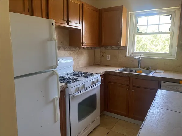 1879 Crompond Road #F-11, Peekskill, NY 10566