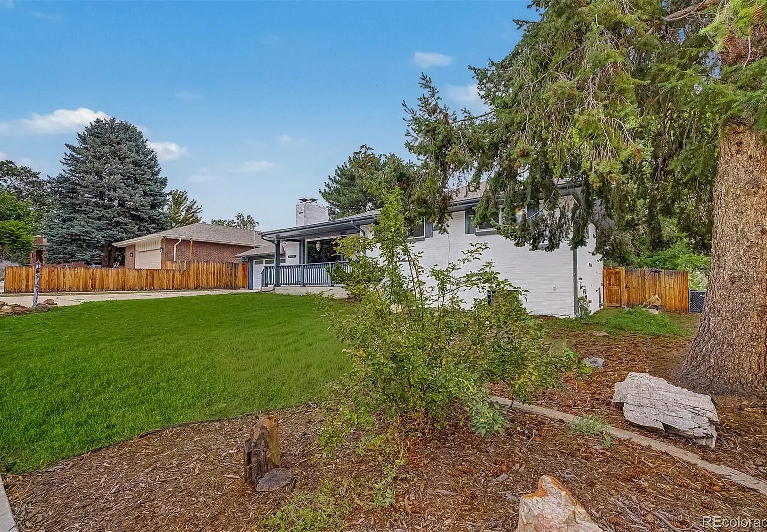 3 bed, 2.0 bath, 2338 sqft, $3,500 — Photo 4