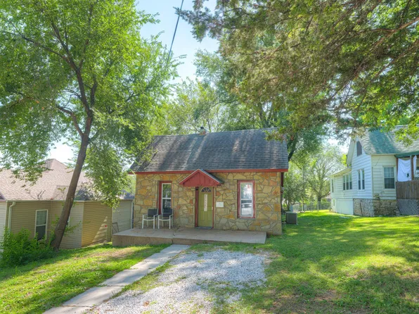 217 W Hickory, Neosho, MO 64850