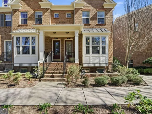 447 Alderwood St, Sandy Springs, GA 30328