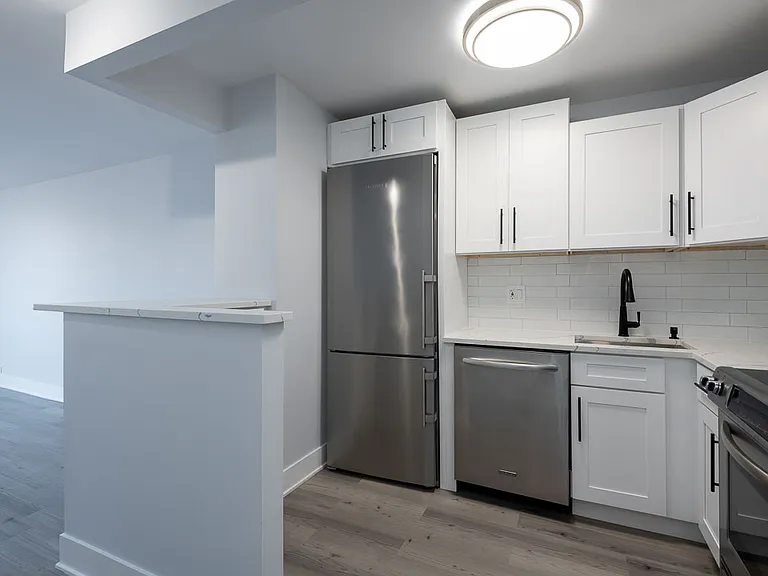 2650 N Lakeview Ave #1003 — Photo 7