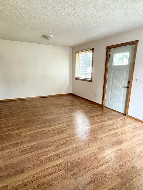 2 bed, 1.0 bath, 800 sqft, $1,395 — Photo 2