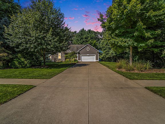 2nd image of 13811 Devonshire Ln
