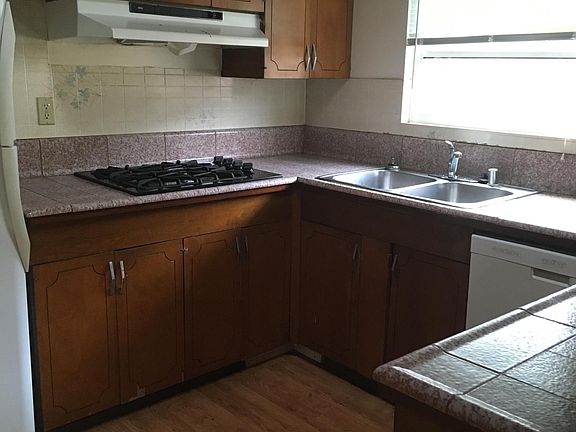 4th image of 5573 Baja Dr