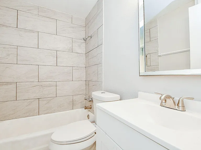 5811 Greencraig Dr — Photo 25