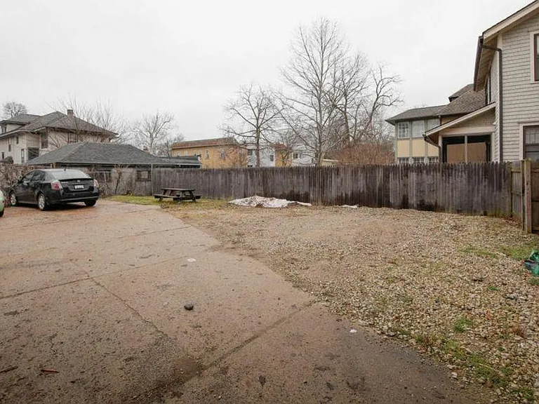 914 W Lovell St — Photo 3