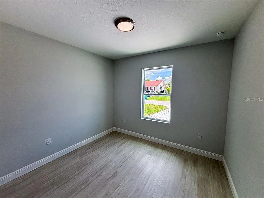 2 bed, 1.0 bath, 750 sqft, $1,350 — Photo 3
