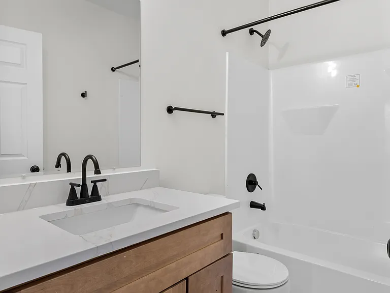 3253 Nebraska Ave #1 — Photo 11