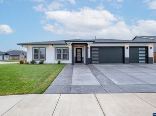 4752 Crown Ln NE, Albany, OR 97321