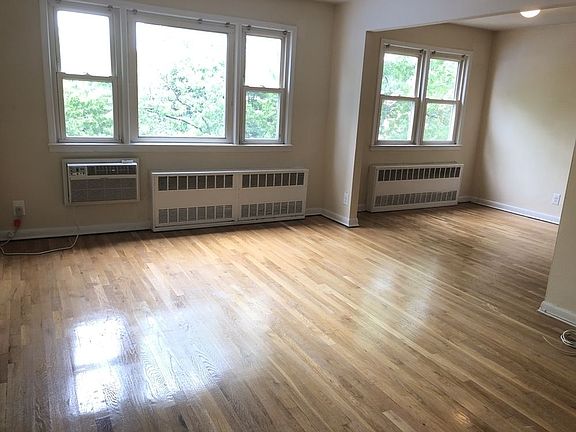 5th image of 2385 28th St #3