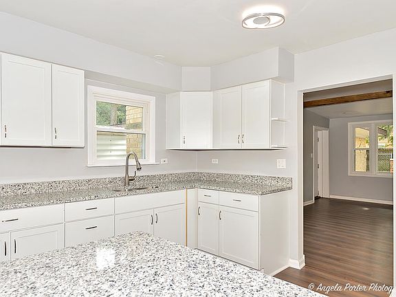 3rd image of 25 Wildwood Dr