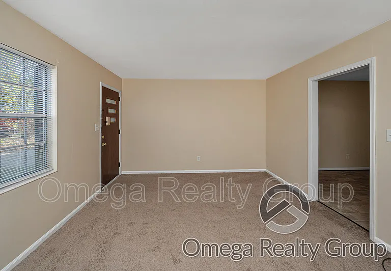 2020 High School Rd #A — Photo 6