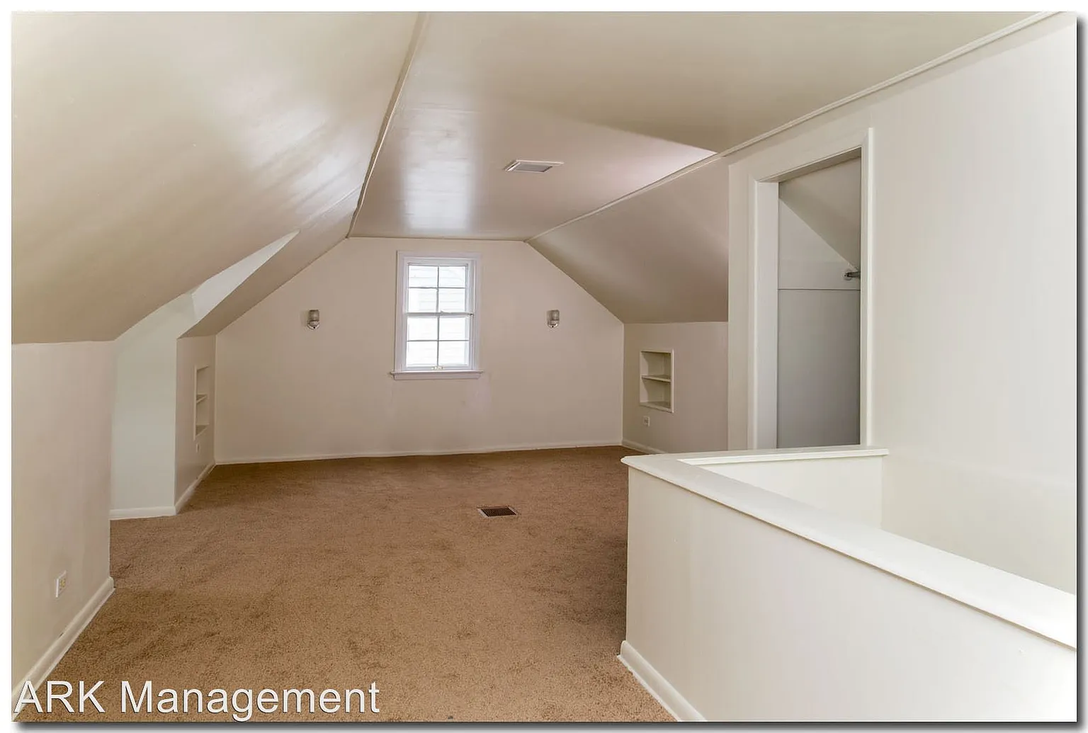 25530 Zeman Ave photo 1