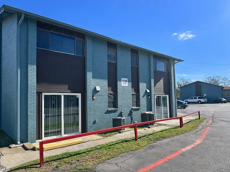 Sun Valley Apartments — Photo 9