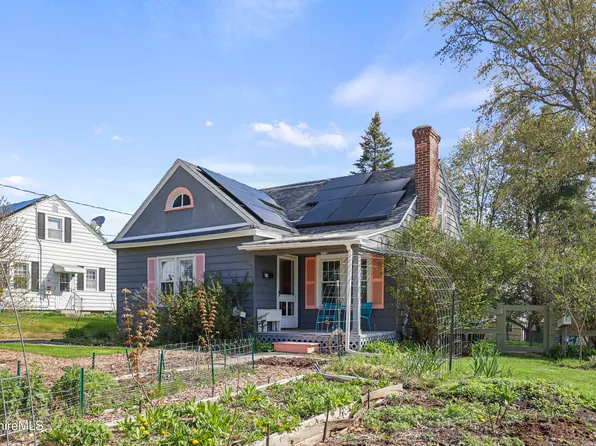 16 Kensington Ave, Pittsfield, MA 01201