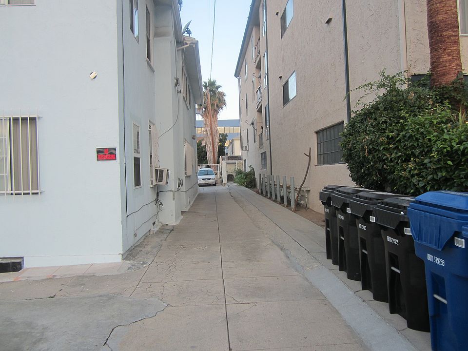 2nd image of 1341 N New Hampshire Ave