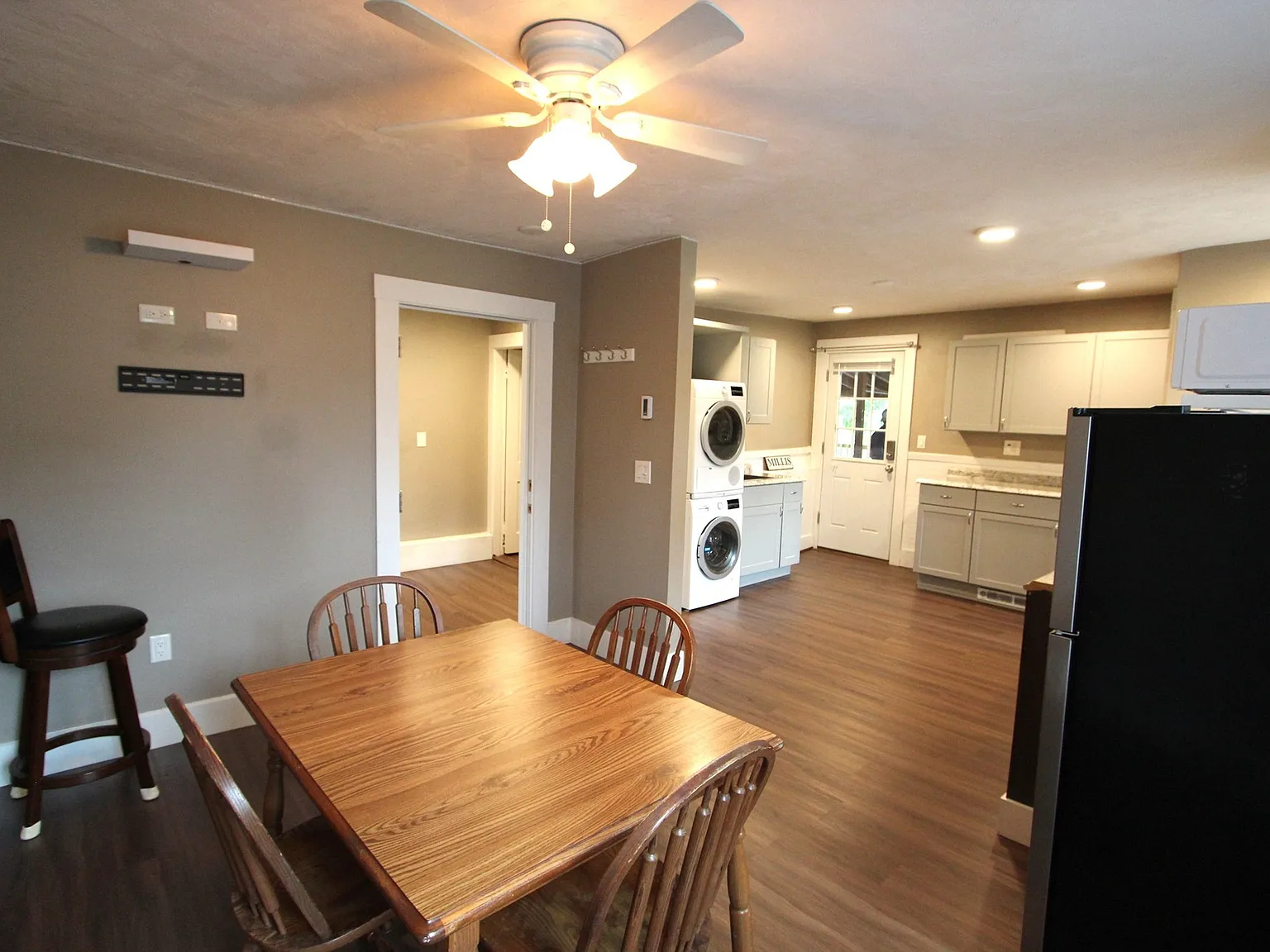 2 bed, 2.0 bath, 1300 sqft, $2,600 — Photo 4