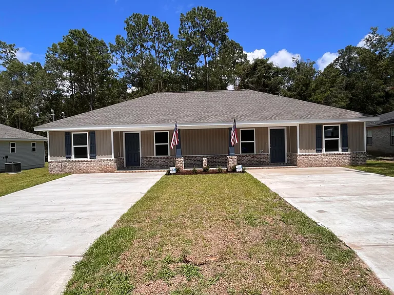 7240 & 7242 Pro Ln — Photo 1