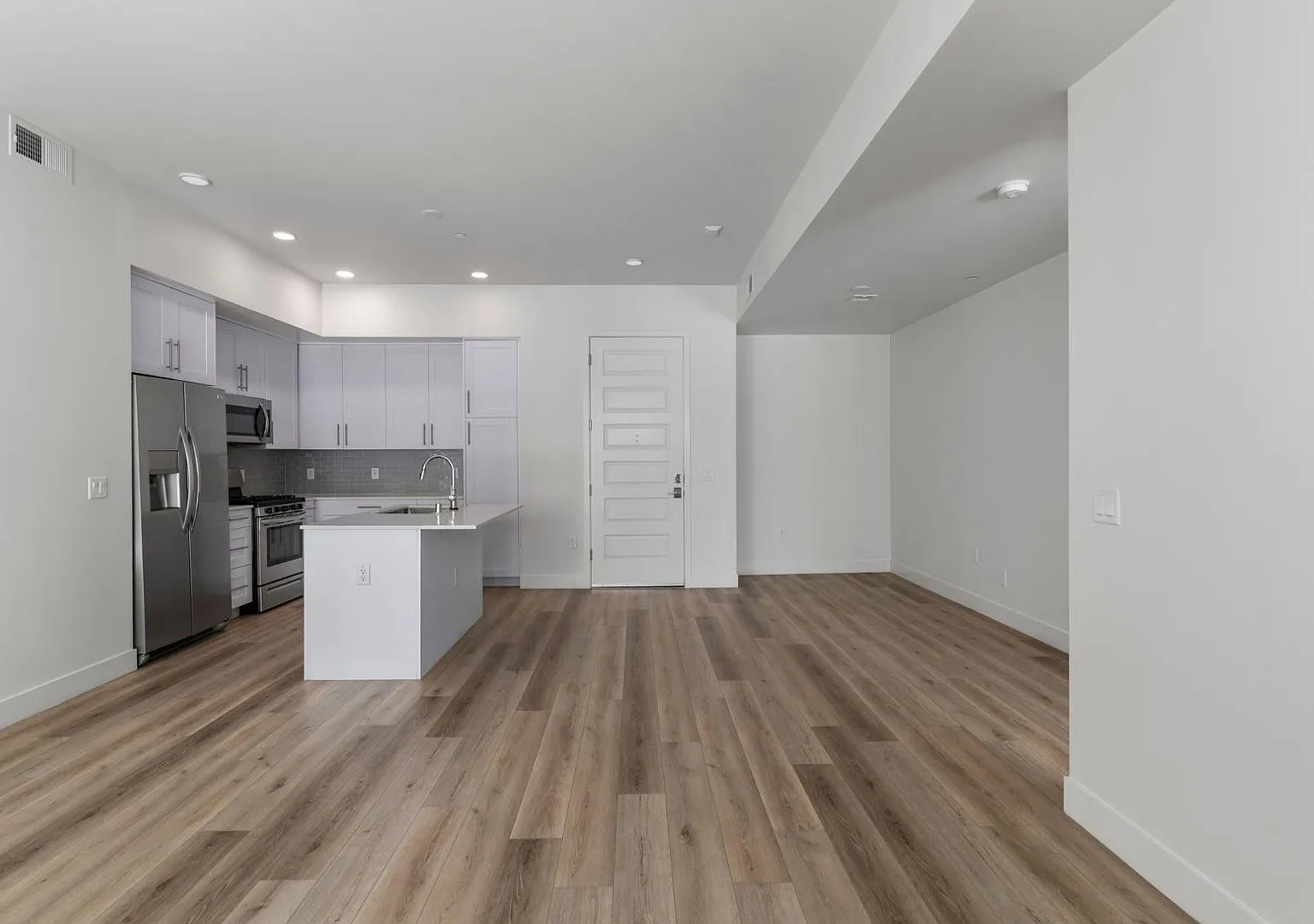 2 bed, 2.0 bath, 1171 sqft, $2,500 — Photo 3