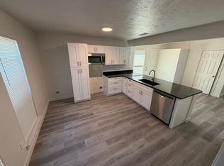 1425 N Bluegrove Rd, Lancaster, TX 75134