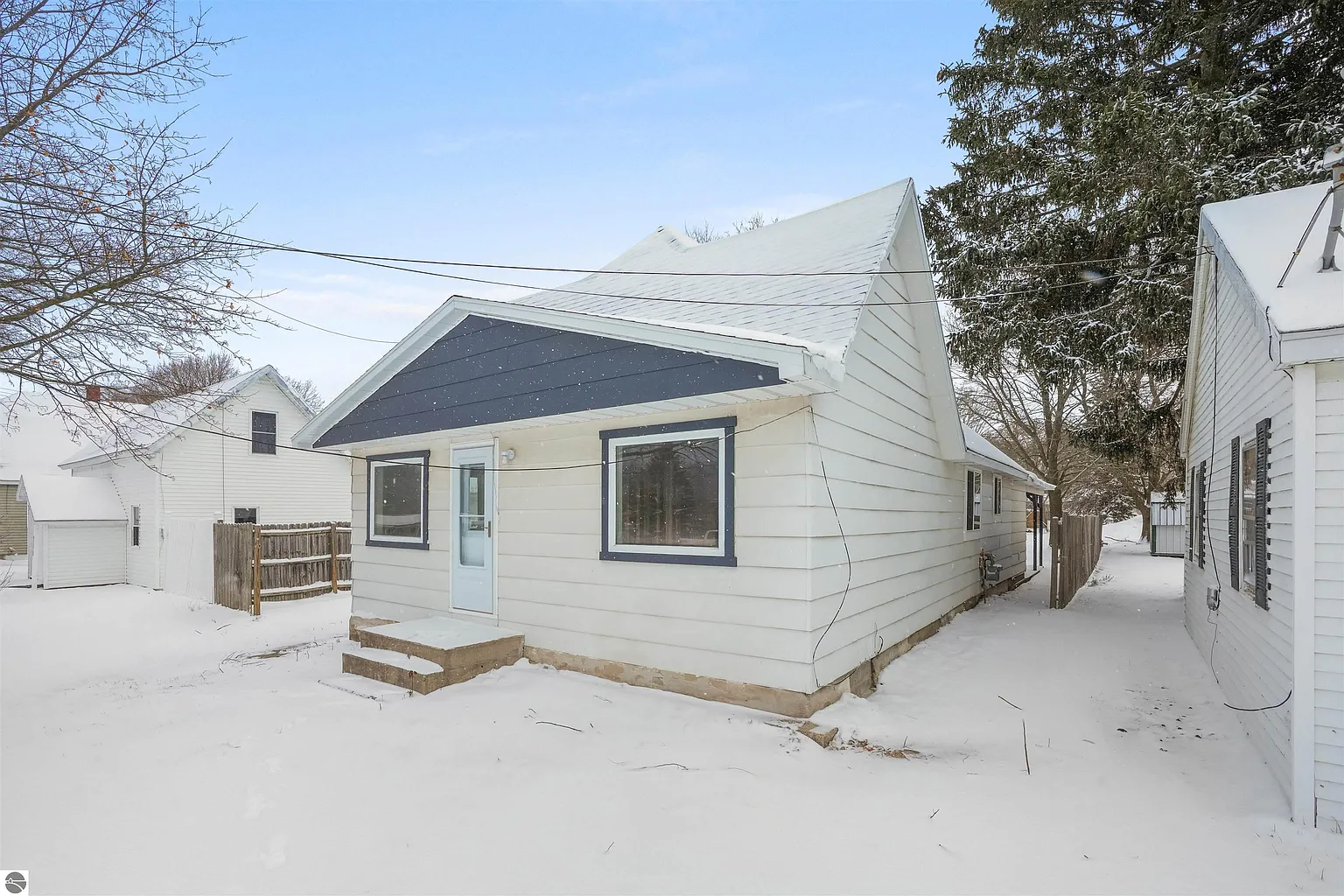408 N Michigan Ave photo 1