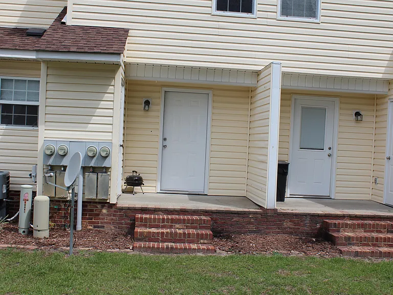 324 Mae Byrd Rd #C — Photo 3