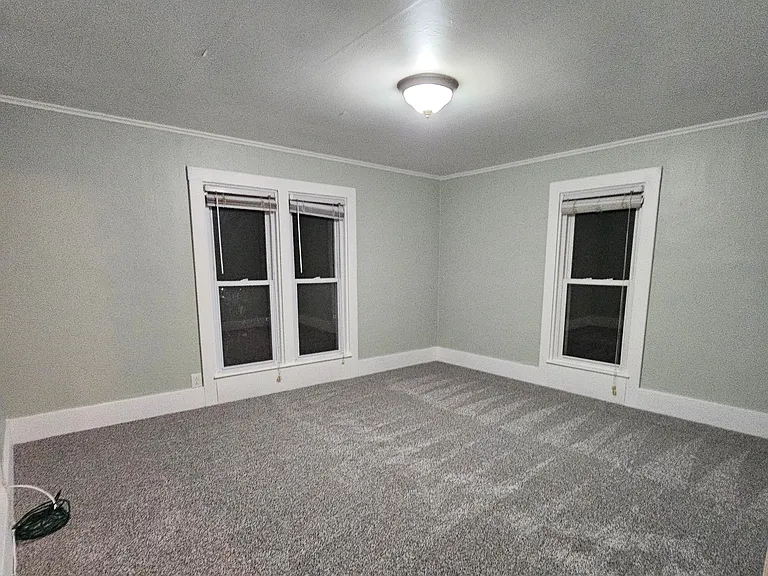 403 S Main St #UPPER — Photo 2