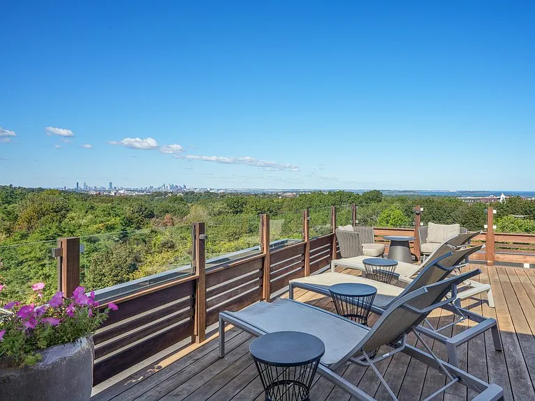 Rooftop lounge
