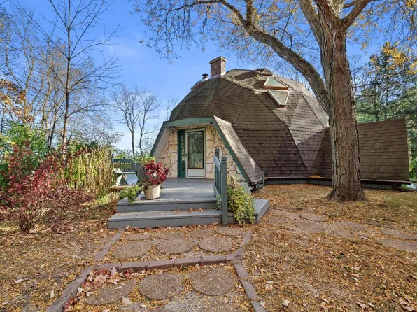 N9254 Woodfield COURT, Mukwonago, WI 53149