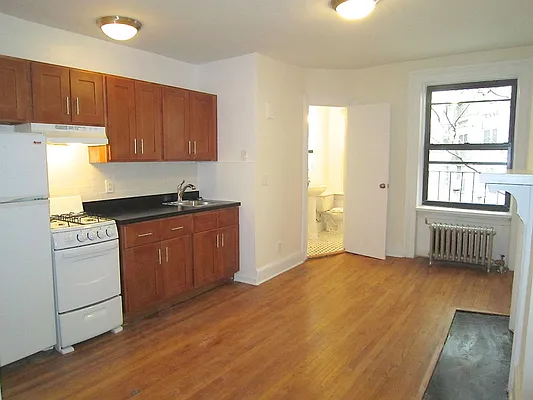 Rented by City Connections Realty | media 15